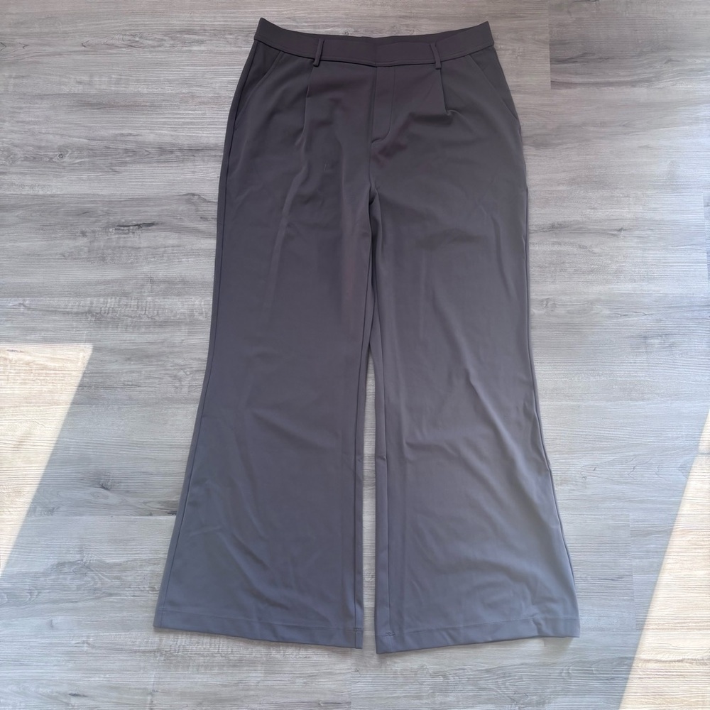 ✨BRAND NEW✨HALARA Flex High-Waisted Pocket Work Flare Pants in Deep Red Grey